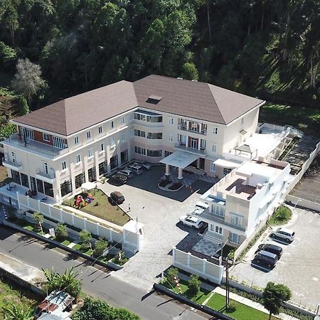 Hotel Villa Emitta Tomohon Экстерьер фото
