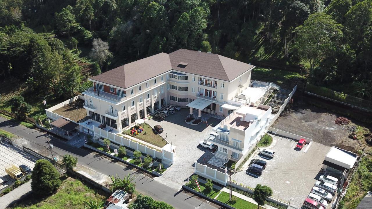 Hotel Villa Emitta Tomohon Экстерьер фото