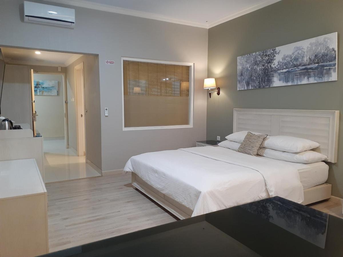 Hotel Villa Emitta Tomohon Экстерьер фото