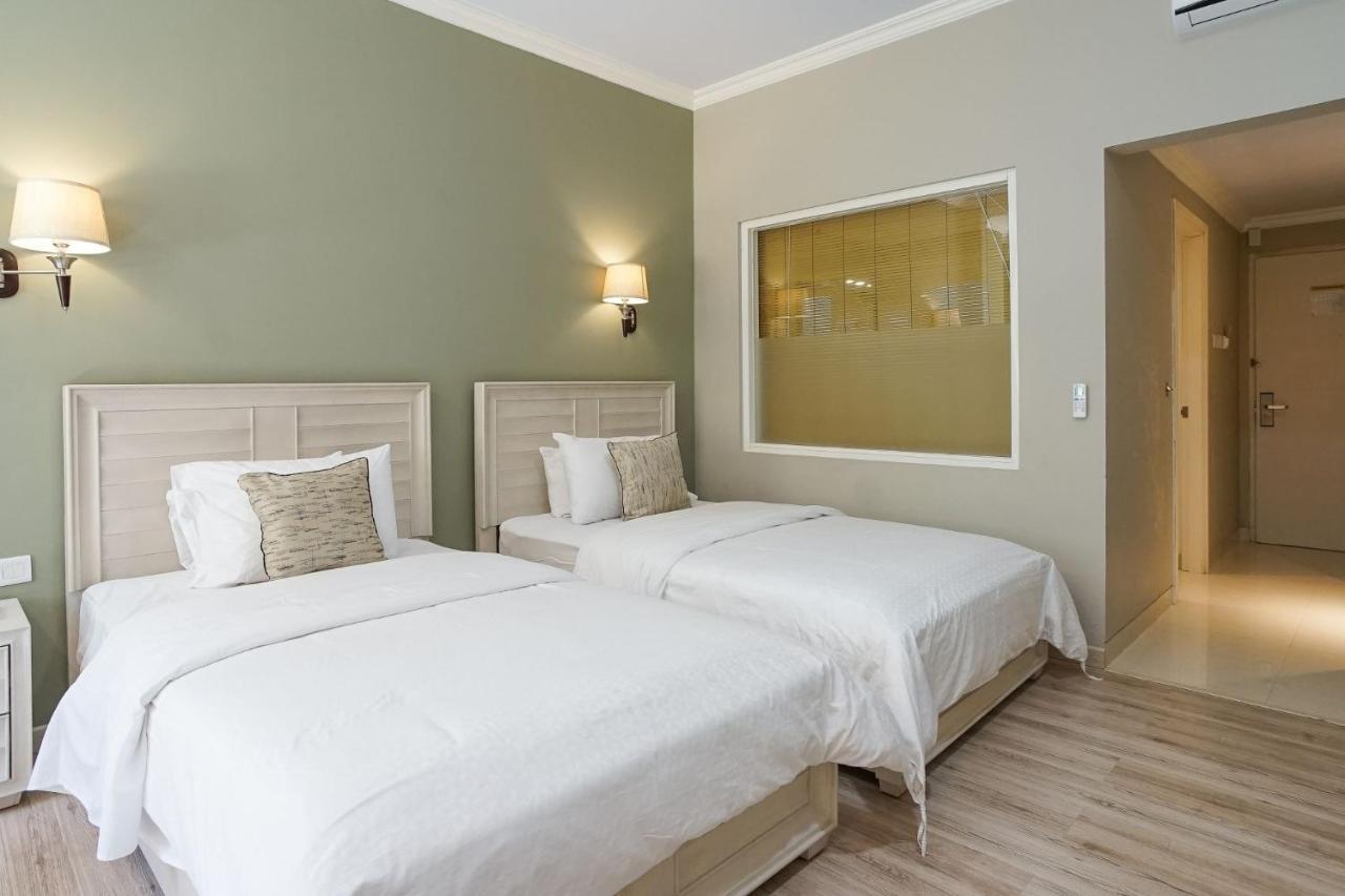 Hotel Villa Emitta Tomohon Экстерьер фото