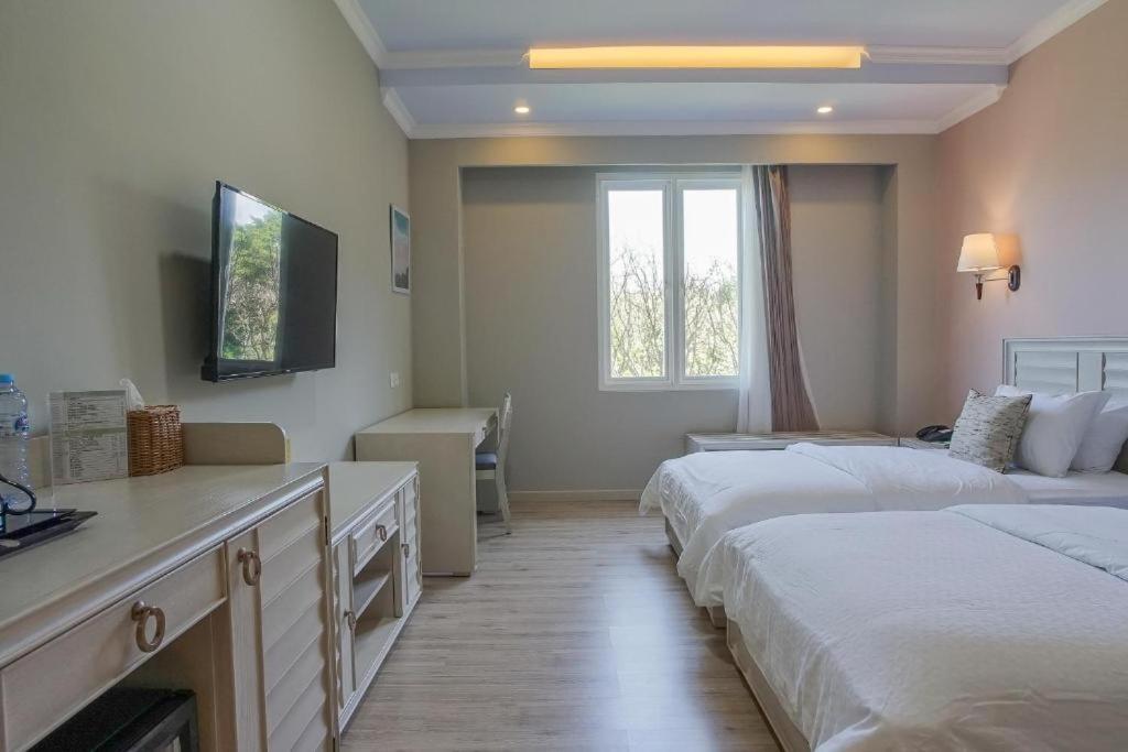 Hotel Villa Emitta Tomohon Экстерьер фото