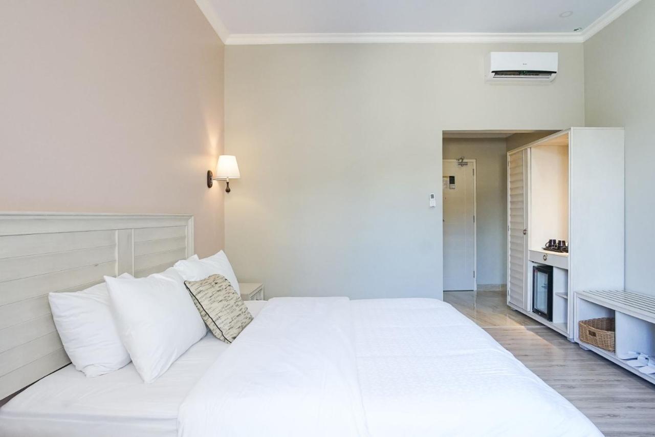 Hotel Villa Emitta Tomohon Экстерьер фото