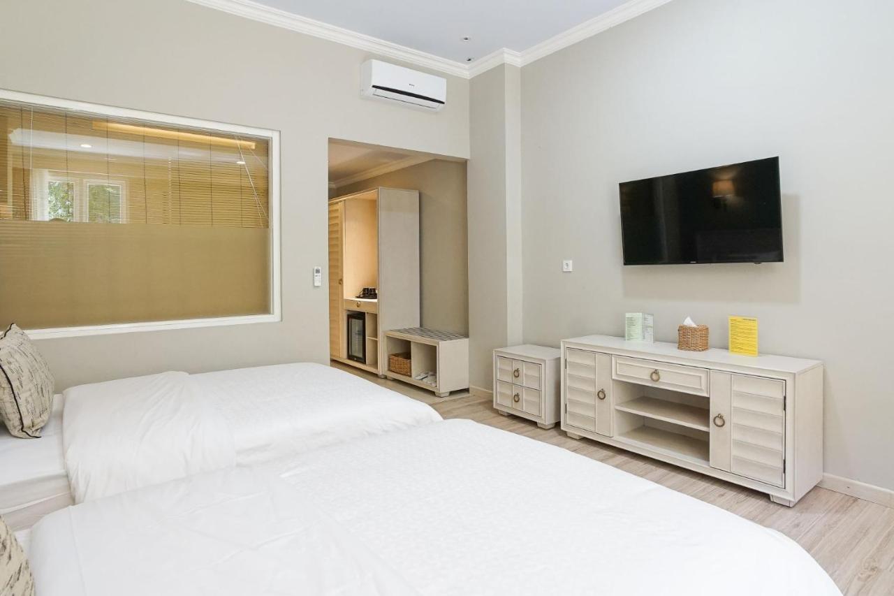 Hotel Villa Emitta Tomohon Экстерьер фото
