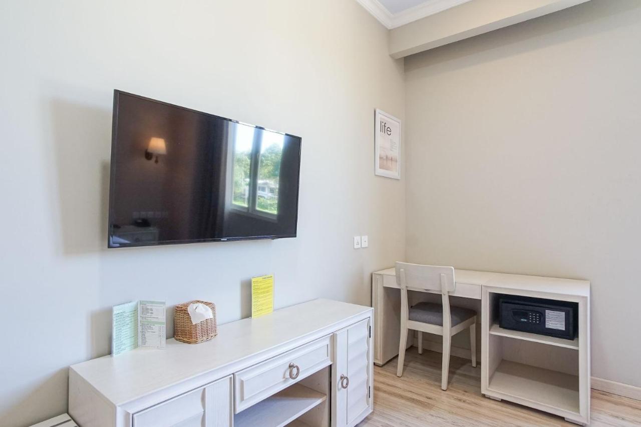 Hotel Villa Emitta Tomohon Экстерьер фото