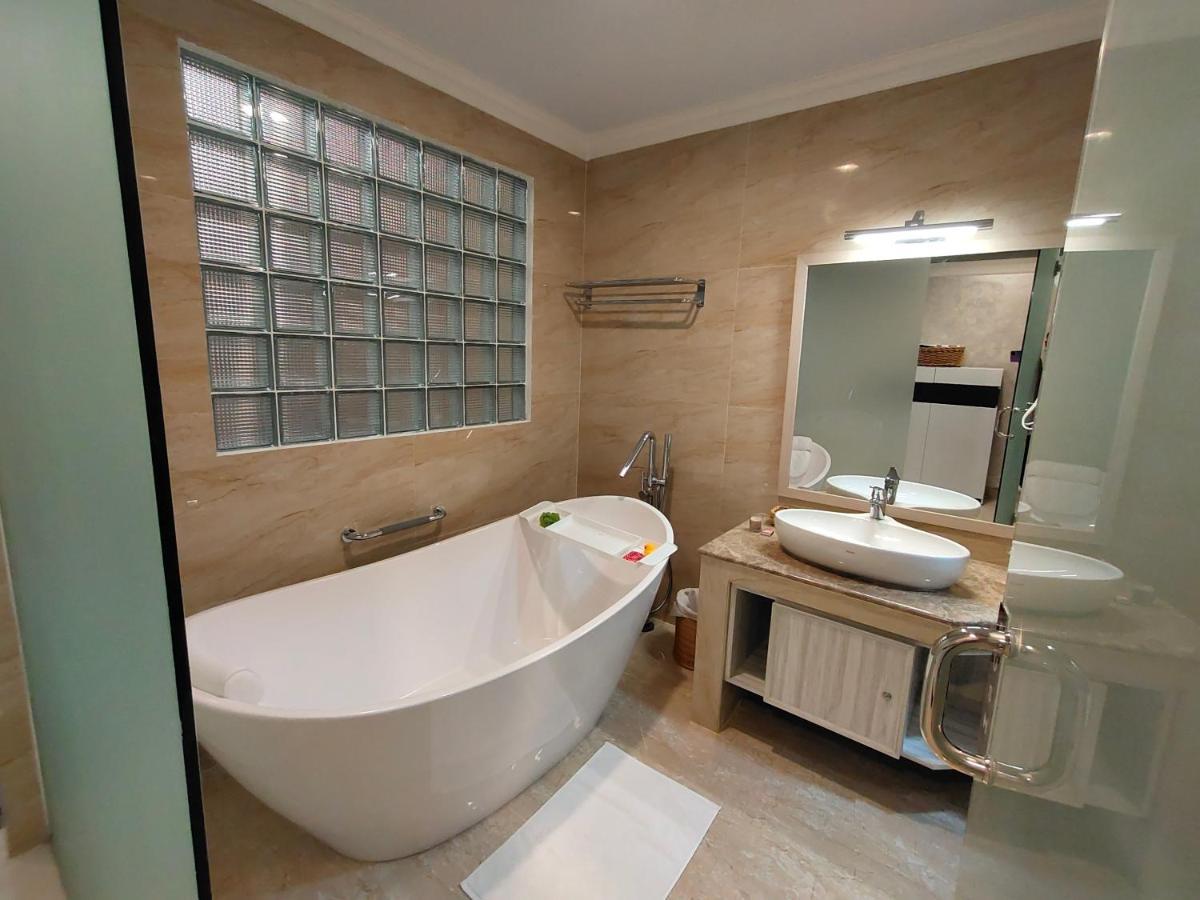 Hotel Villa Emitta Tomohon Экстерьер фото