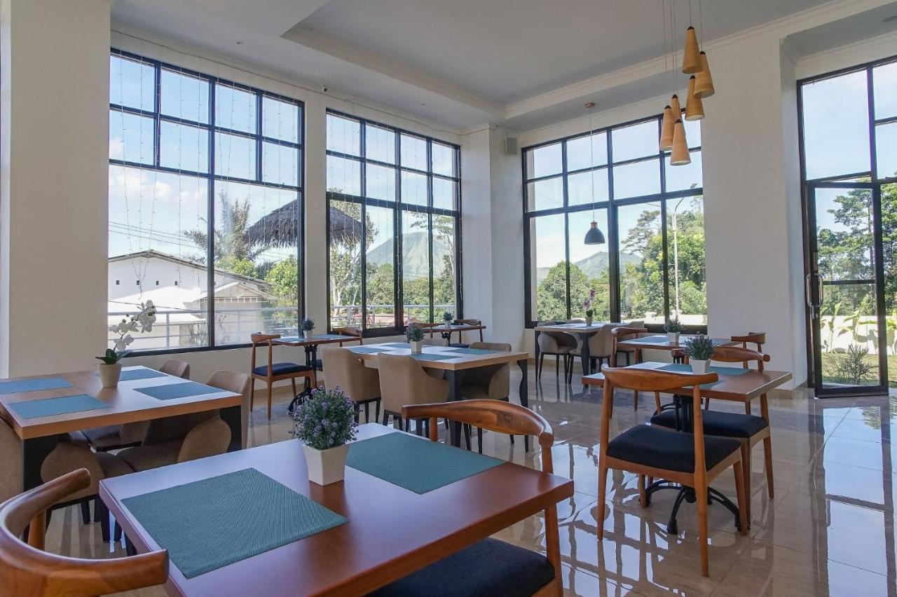 Hotel Villa Emitta Tomohon Экстерьер фото