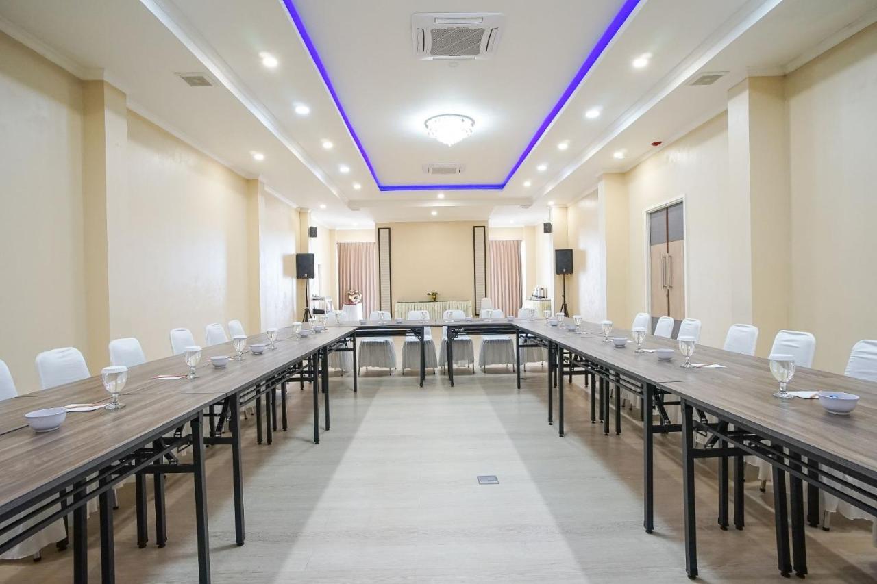 Hotel Villa Emitta Tomohon Экстерьер фото