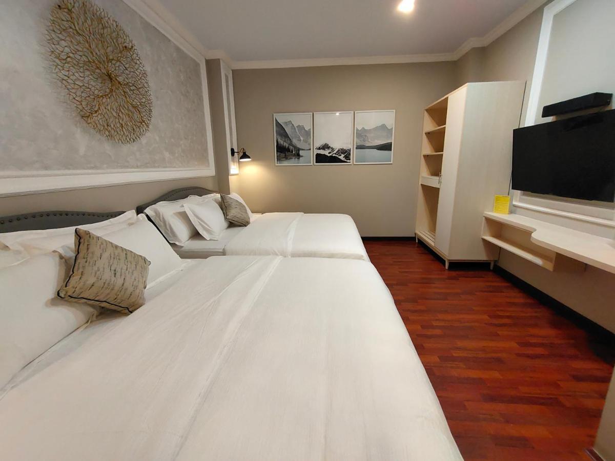 Hotel Villa Emitta Tomohon Экстерьер фото