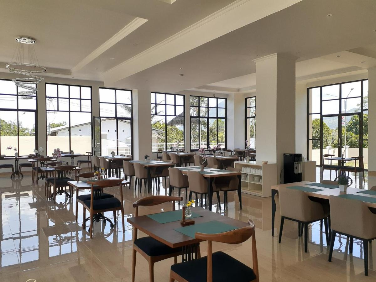 Hotel Villa Emitta Tomohon Экстерьер фото